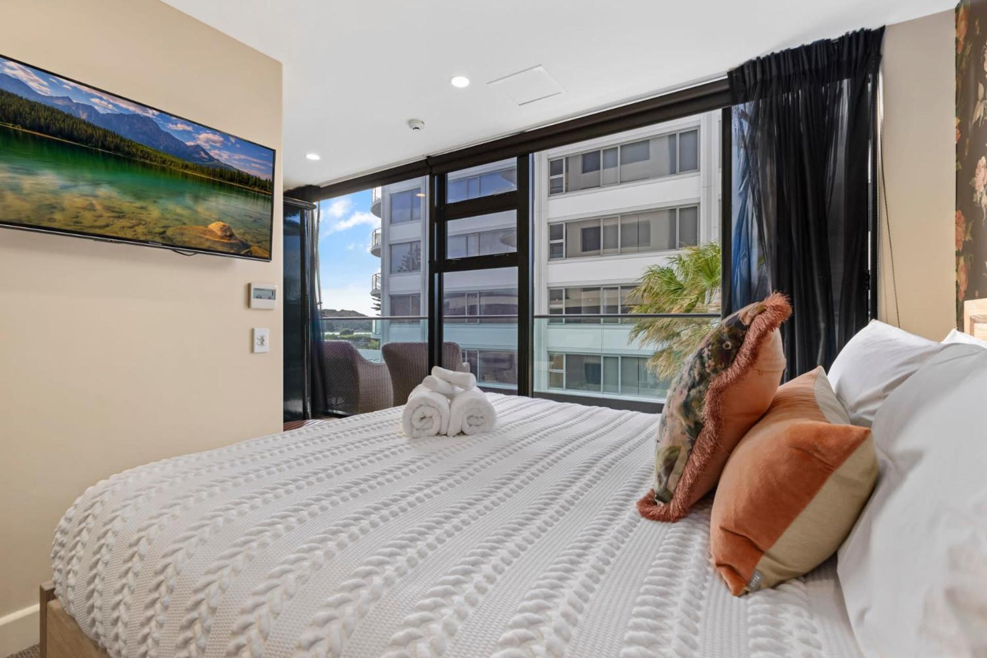 Marvelous Downtown Apartment Moments From Main Beach With Heated Pool, Gym And Parking Маунт-Маунгани Экстерьер фото